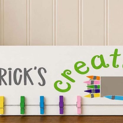Crayon Design Personalized Kids Art Display Hanger – pine wood sign detail, Brown Fox Artistry